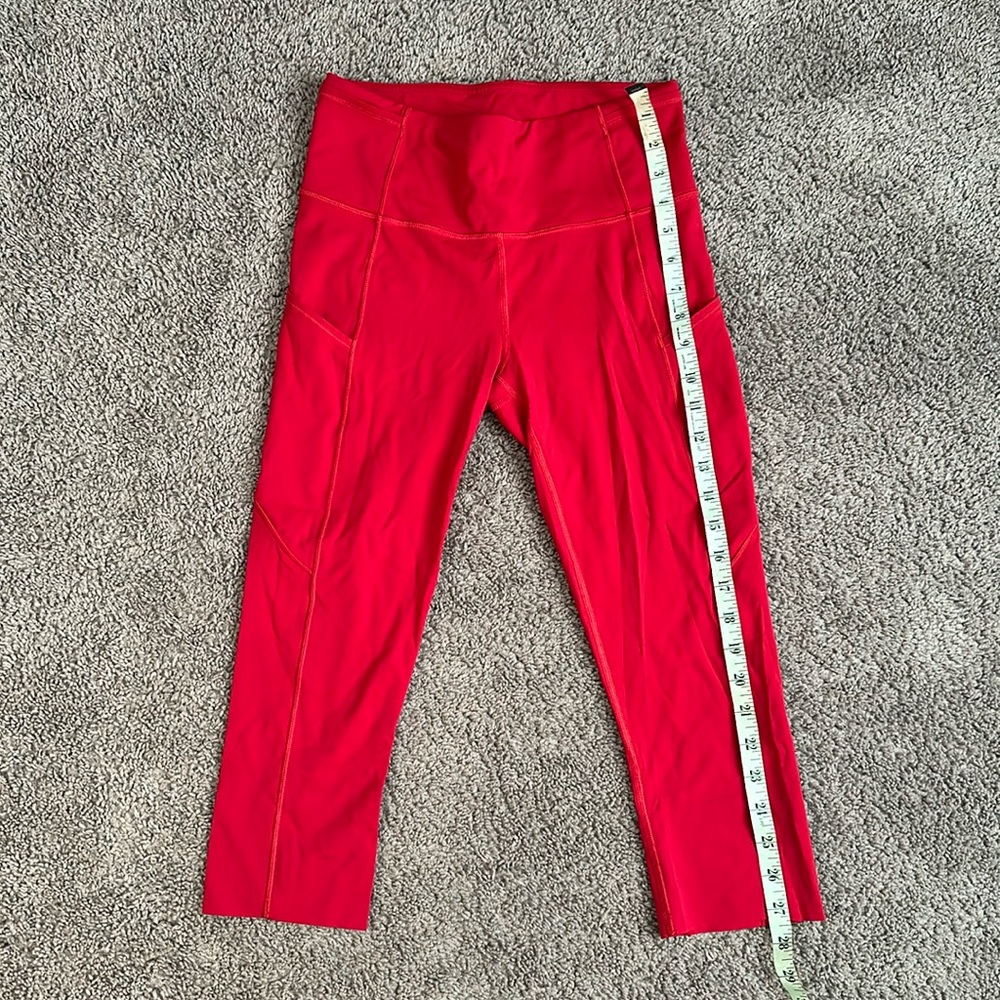 Lululemon pocketed capris
